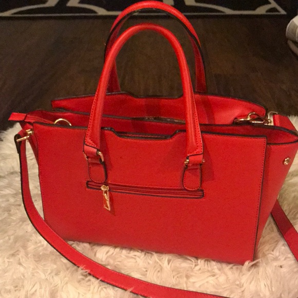 Red satchel - Picture 2 of 4